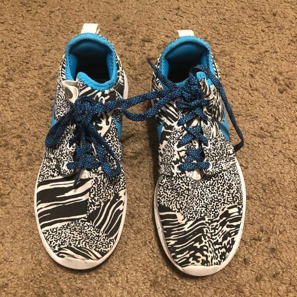 Nike ID Roshe Two Flyknit Womens Size 5 Teal Tiger Stripe Leopard 897153-992 - Picture 3 of 4